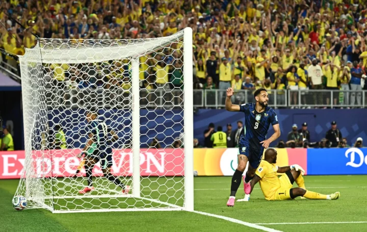 Matheus Cunha scored twice against Haiti (Dylan Martinez/Reuters) | Sumber: Brazil players looked concerned about Raphinha (Shaun Botterill/FIFA via Getty Images)