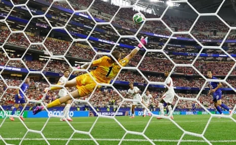 Pickford is beaten by Martin Baturina’s cracking strike. Photograph: Kai Pfaffenbach/Reuters