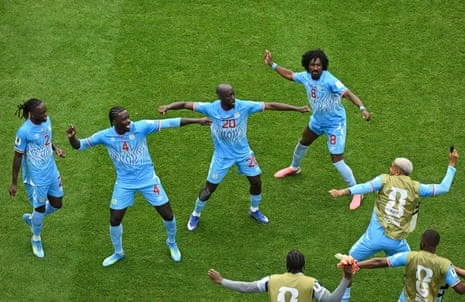 Which pleases Yoane Wissa (centre) and his teammates. Photograph: Annegret Hilse/Reuters