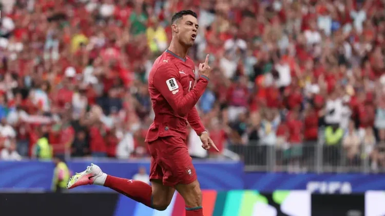 Dua Gol Cristiano Ronaldo Pimpin Kemenangan Portugal 5-0 atas Uzbekistan dan Pecahkan Rekor Dunia