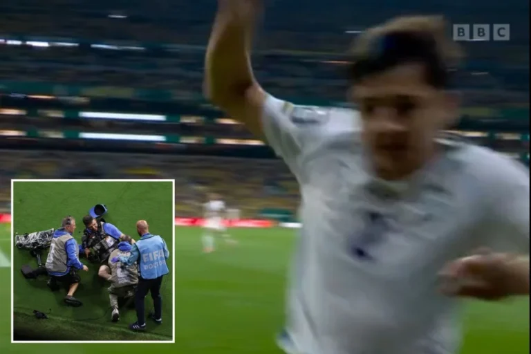 Bek Uzbekistan Tabrak Kameraman dalam Laga Piala Dunia